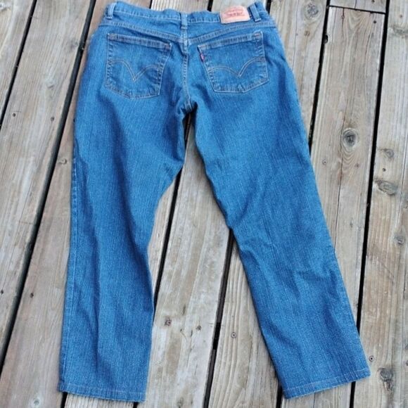 Levi's Relaxed Boot Cut 550 Jeans - Picture 4 of 10